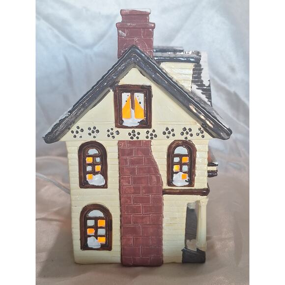 Yuletide Snow Hamlet “Mansion” 1987 Lighted Building w/ Box & Cord - Picture 3 of 9